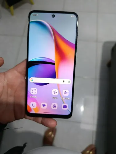 Vendo celular Moto G14 com carregador original nunca foi trocado tela.
