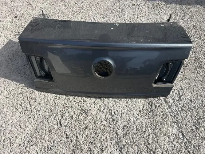 Tampa traseira VW Bora 2010-2012