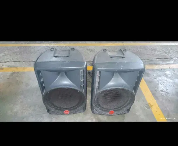 2 Caixas ativas Leacs LT1500 + 1 mesa Soundcast com Bluetooth MGC 6