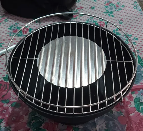 Churrasqueira Gourmet Multilaser Portátil a Carvão CE143 