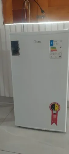 Frigobar Mídea seminovo novo