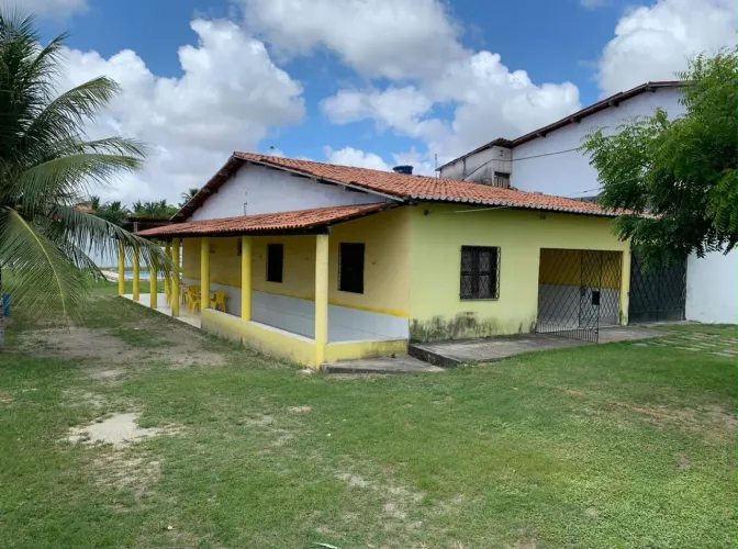 Casa ampla com piscina e deck|5quartos-Guajiru, caucaia-ce