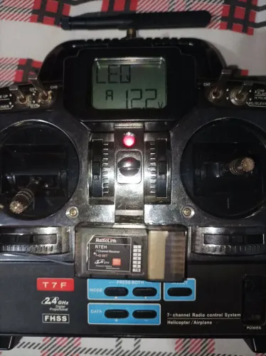 RadioLink T7F 2.4GHz (7 Canais) + Receptor