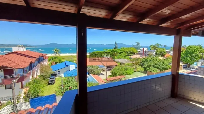 Cobertura à venda em Canajurê
