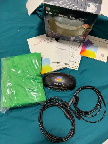 Placa de Captura Pinnacle Studio MovieBox Ultimate 710-USB Kit Completo na Caixa