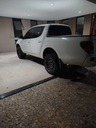 Mitsubishi L200 Triton GL 3.2 CD TB Int. Dies. Mec. 2014