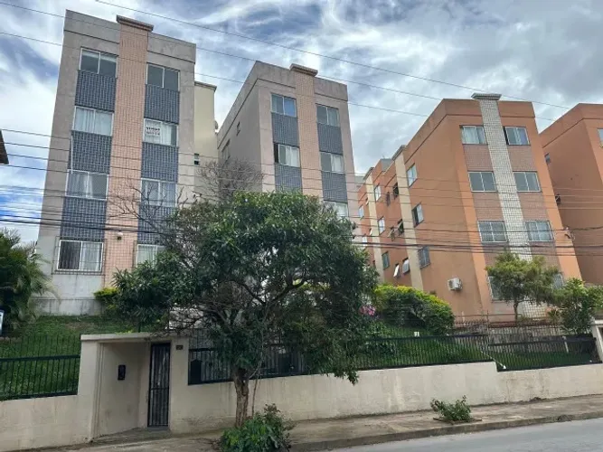 APARTAMENTO NO ESTORIL, 03 QUARTOS .