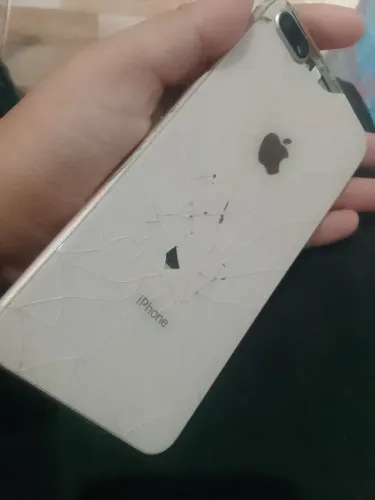 iPhone 8 Plus à venda ? somente para peças
