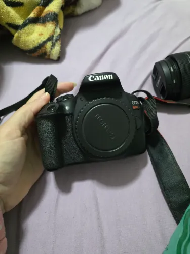 Canon EOS Rebel T7 para Peças + Lente 18-55mm