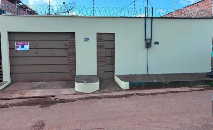 CASA EM CAPANEMA
