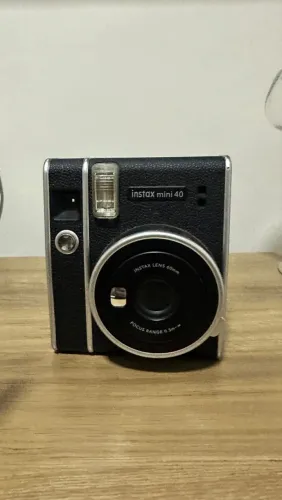 Polaroid preta Fuji