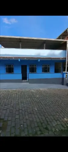 Alugo casa na Chácara do paraíso.