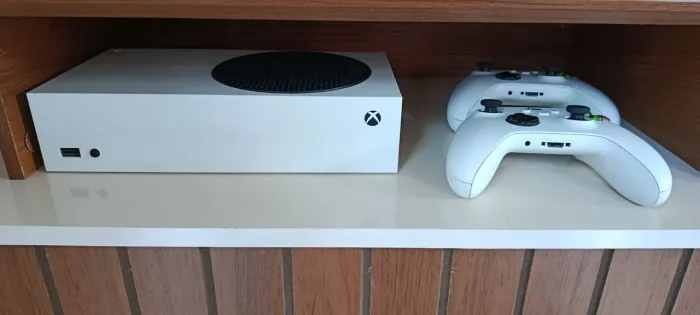 X box series S - 2 controles 