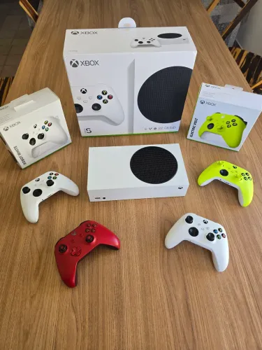 Xbox Series S Muito Novo + 4 Controles + Caixa + Nota