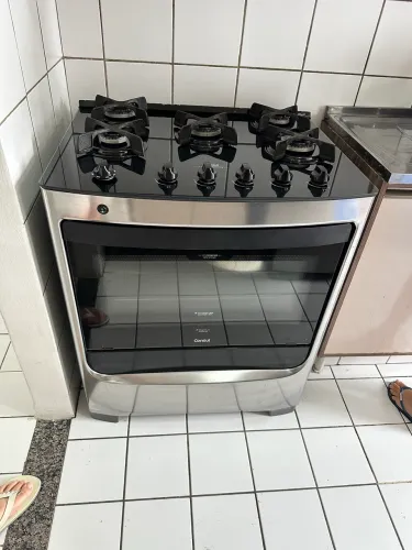 Fogão Consul 5 bocas Inox com Mesa de Vidro e Grade de Ferro Fundido