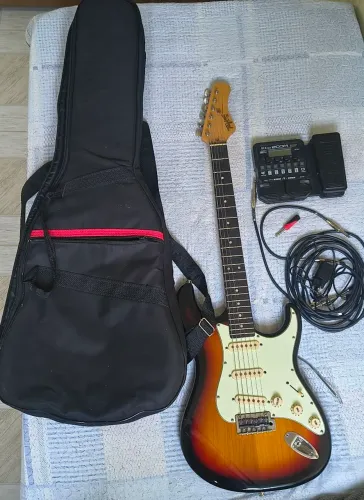 Guitarra Tagima T635 com pedaleira zoom g1xfour e todos assessórios 