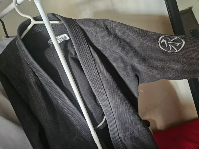 VENDO KIMONO KEIKO ULTRA LIGHT A1, 4 MESES DE USO