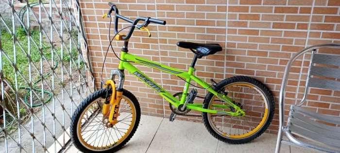 Bicicleta Cross Aro 16 com AMORTECEDOR, FREIOS V-BRAKE
