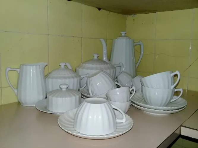 Jogo de chá e café porcelana canelada década de 30