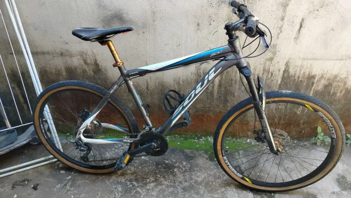 Bike Aro 26 Soul! Freios a disco! Algumas peças Shimano! Entrego em aparecida!!