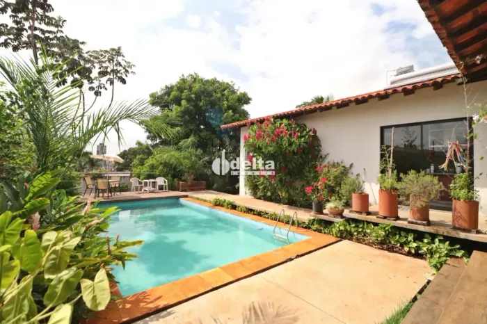 Casa residencial com 4 quartos sendo 3 suítes disponível para locação e venda no bairro Ci