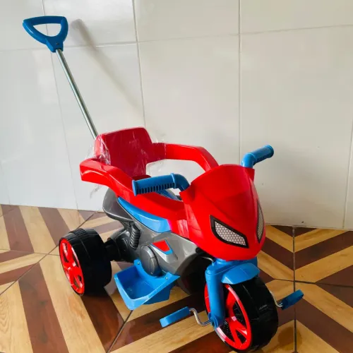 VENDE-SE MOTO PARA PASSEIO COM PEDAL E GUIADO INFANTIL 