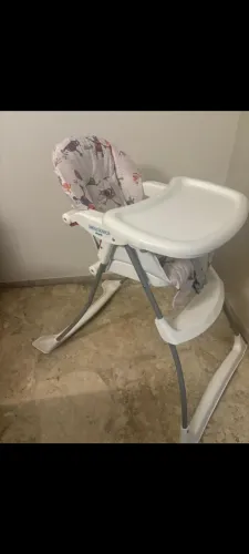 Cadeirinha de refeiçao