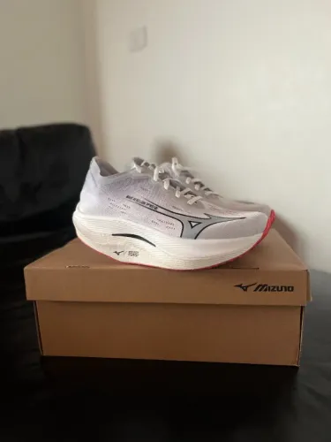 Mizuno Wave Rebellion Pro 2 - Tamanho 36