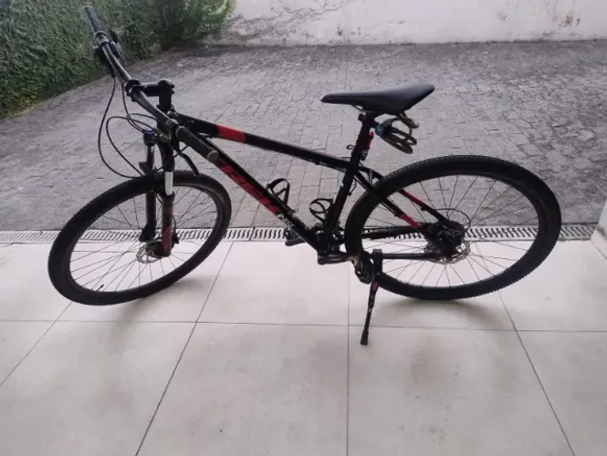 Bike Trek marlin 7 muito bem cuidada.