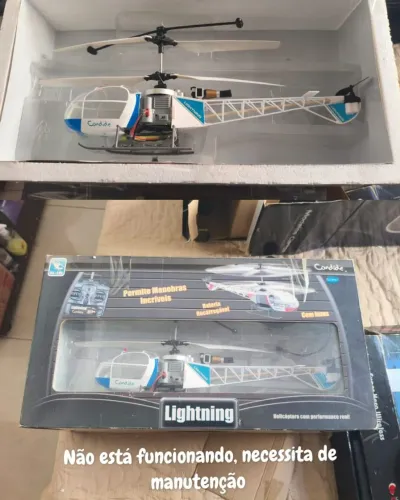 Helicóptero de controle remoto