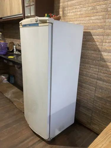 Geladeira Cônsul, gelo seco 340 litros Semi-nova.