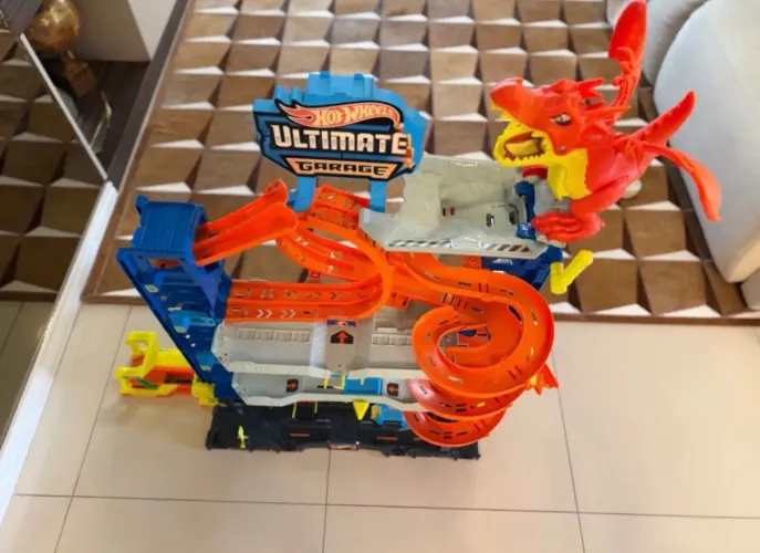 Hot Wheels Pista City Ultimate Garage 90cm Mattel