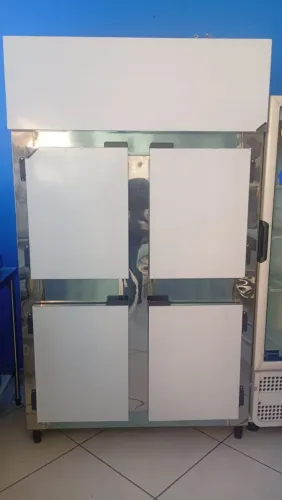 Geladeira industrial em aço inox