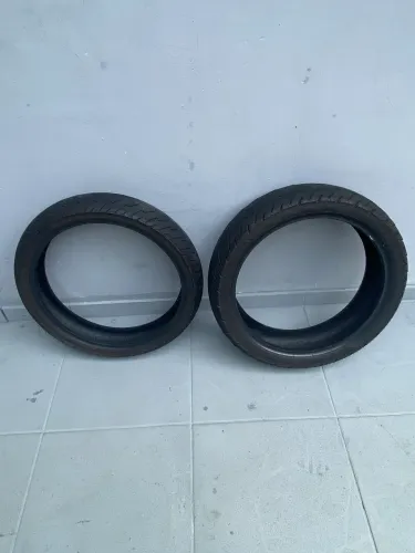 Par de pneus para moto 