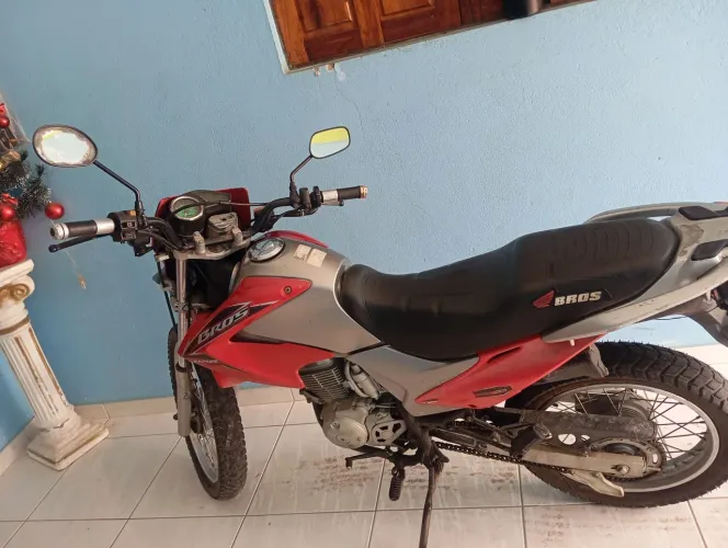 Vende-se ou troca uma Bros 2010