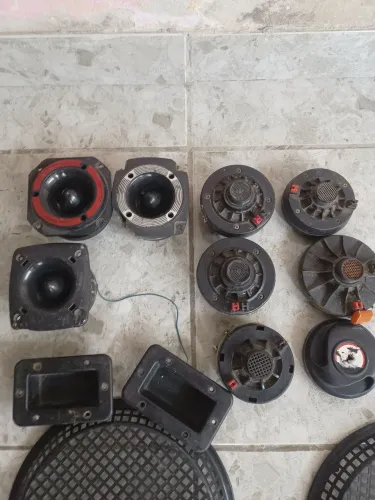 Vendo acessórios para som drivers e médios vendo tudo 