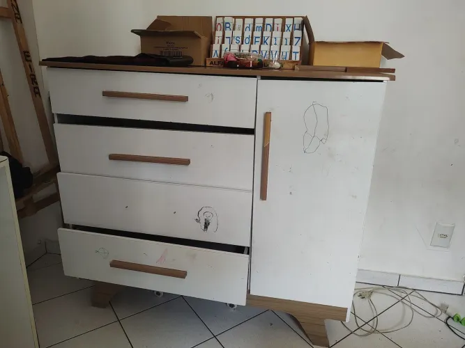 Vendo cômoda 