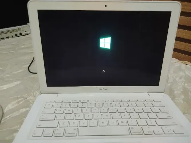 MacBook white tudo bem conservado