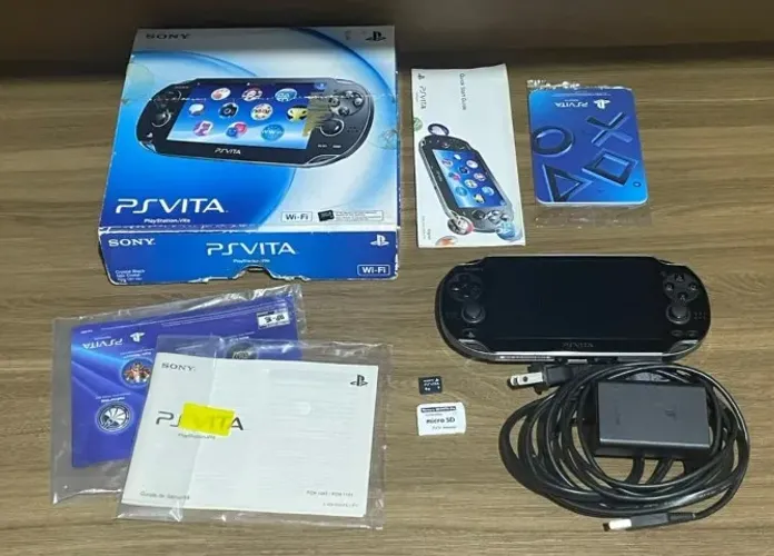 PS Vita OLED (Modelo PCH-1001) Completo na Caixa + Adaptador SD2Vita + Cartão 4GB