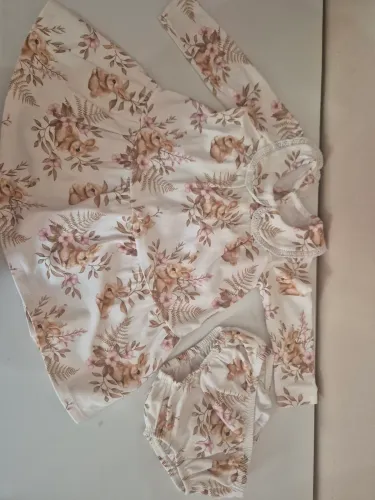 Vestido e tapa fralda para sua bebe
