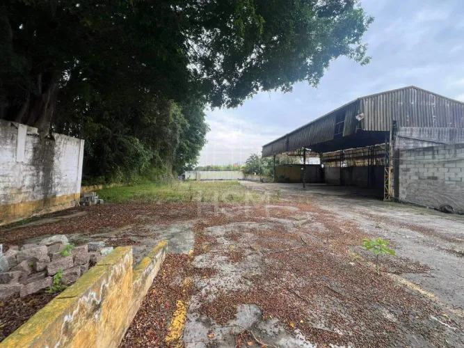 Terreno Comercial ou Industrial 2.200m² ao Lado da Via Anchieta Ideal para Transportadora