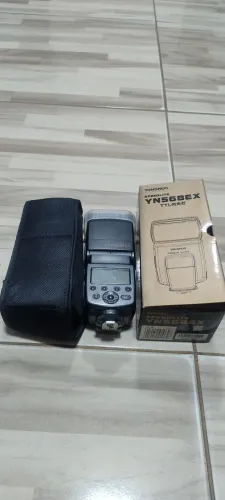 Flash yn568ex