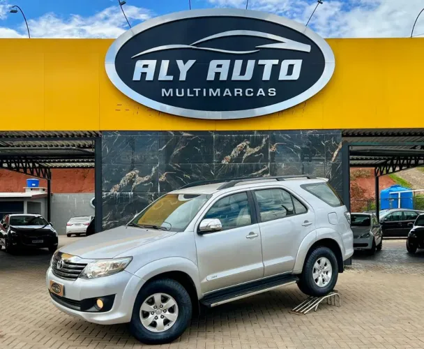 Toyota Hilux SW4 2.7 16V 2013