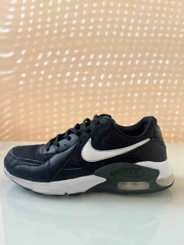 Tênis Nike AirMax Excee