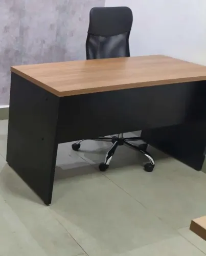 Mesa e escritório 1,56 X 0,60m e 0,74m de altura