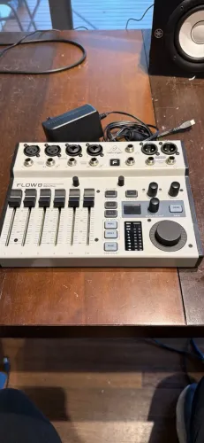 Mesa Behringer flow 8