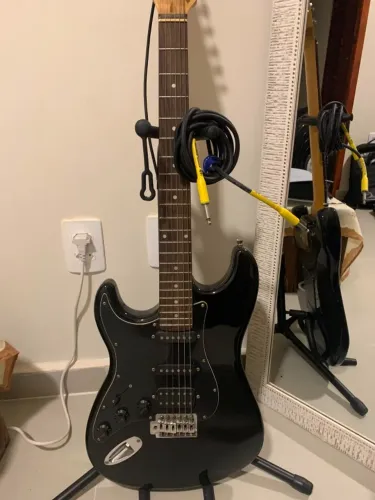 Guitarra Giannini Strato Canhota + Brindes