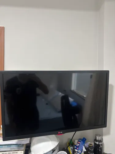 Televisão LG em perfeitas condições acompanha fire Stick da Amazon