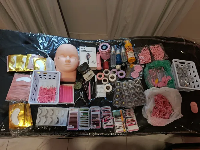 Vendo kit completo para extensão de cílios + maca profissional