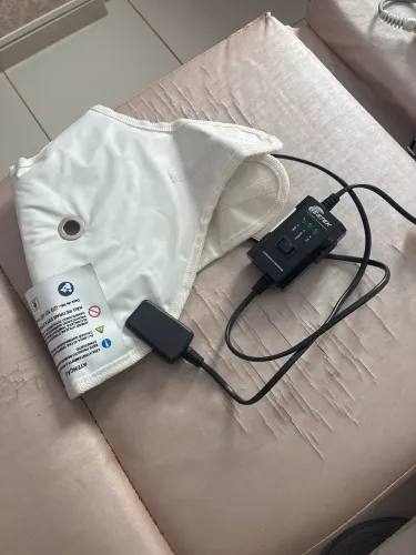 Vendo máscara Estek para limpeza de pele